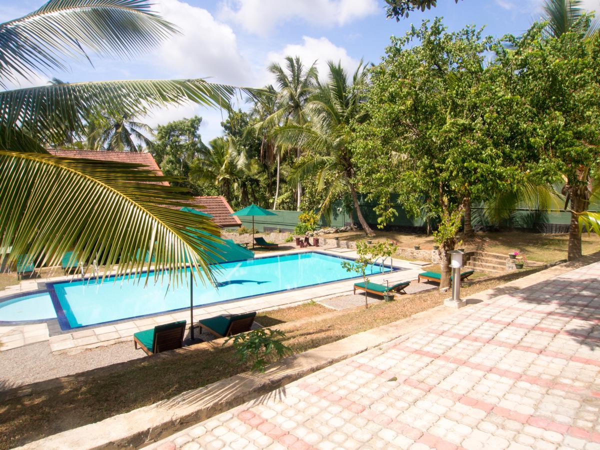 Resort Like No Other Uggalboda 外观 照片